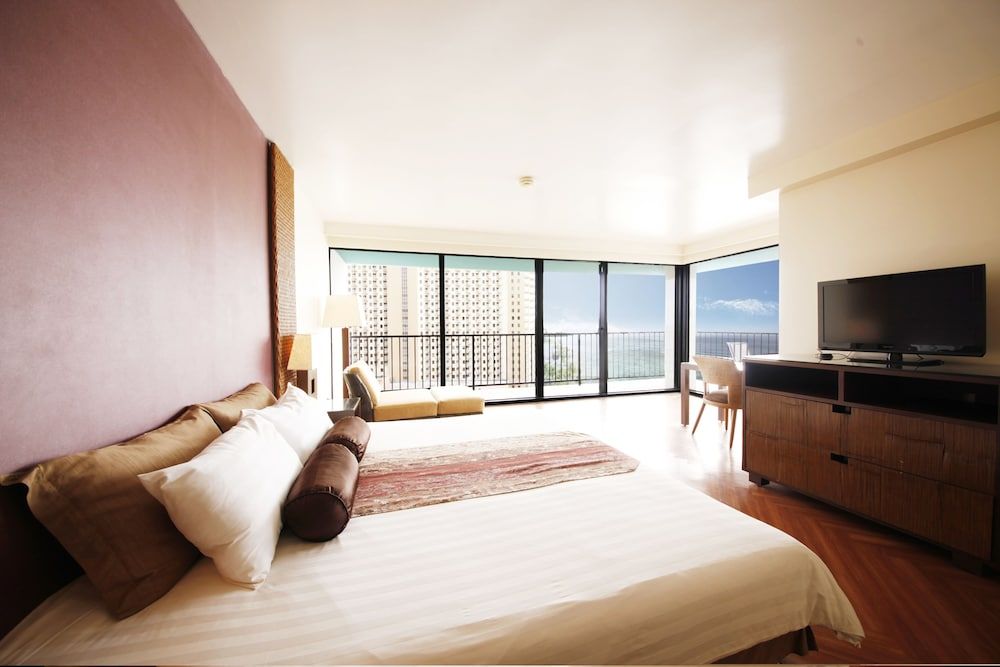 Guam Reef Hotel King Room Ocean Front (Infinity Tower) 2