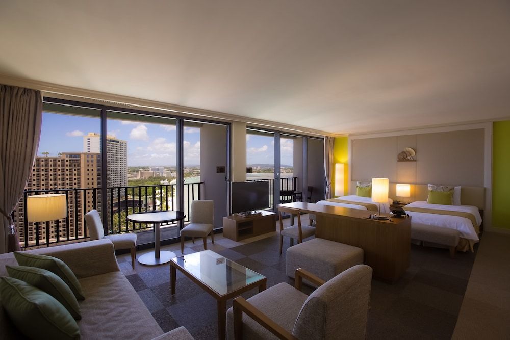 Guam Reef Hotel New Ocean Suite, Ocean View, Beach Tower 10