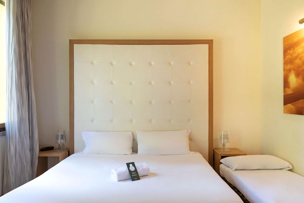 B&B Hotel Malpensa Lago Maggiore Standard Triple Room, Non Smoking 2