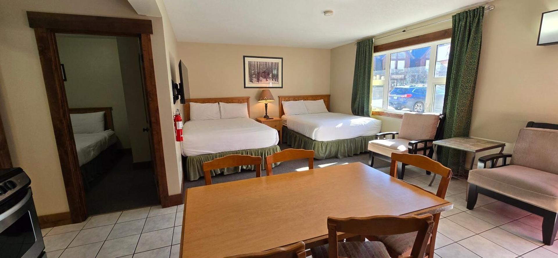 Aspen Village Inn Deluxe Family Room