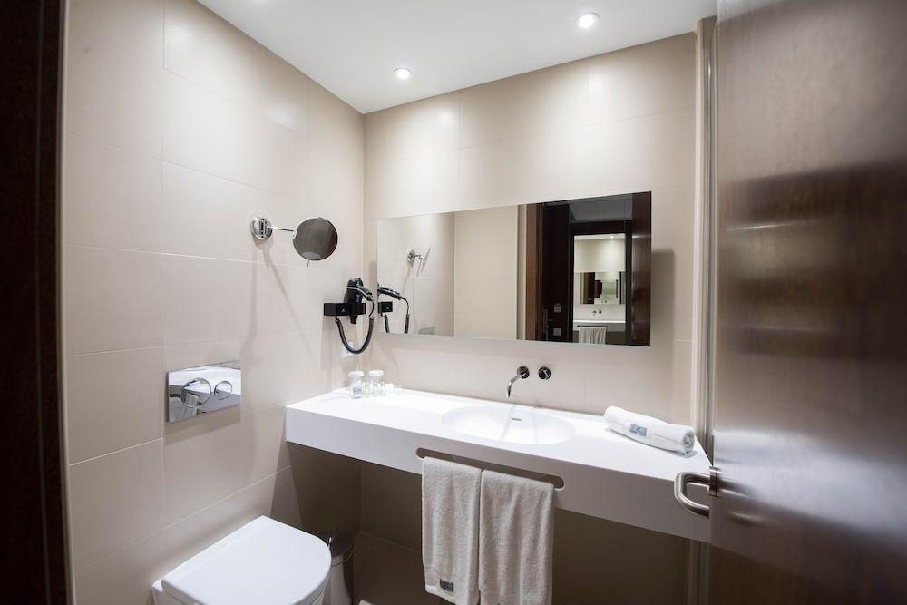 Hotel Carris Porto Ribeira Superior Double or Twin Room 4