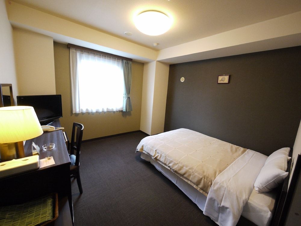 Single Room, 1 Large Twin Bed, Smoking