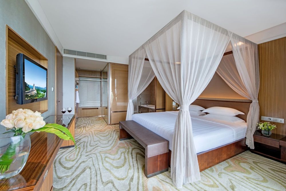 Grande Deluxe Suite With Lake View