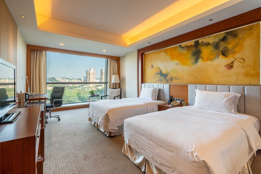 Grand Skylight International Hotel Guanlan Superior Twin Room