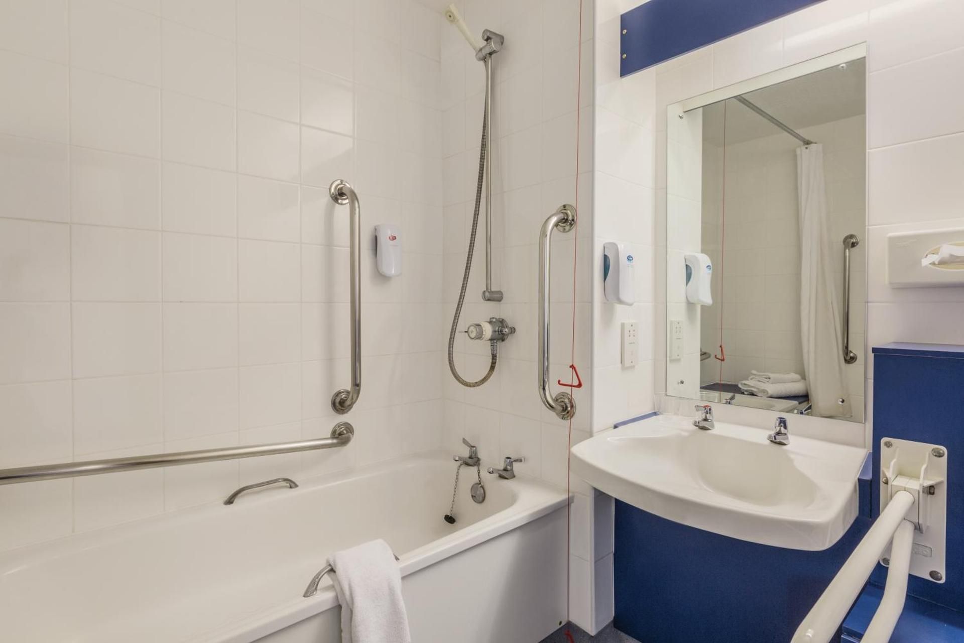 1 Double Bed Accessible Non-Smoking