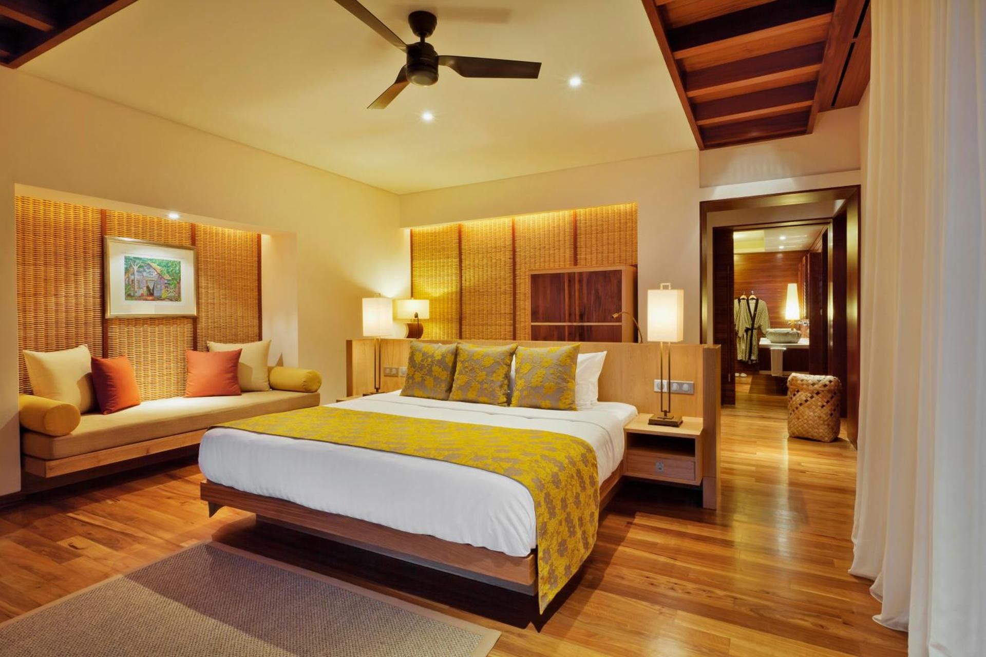 Oceanfront Luxury Pool Suite with Heated Pool & Hammam
