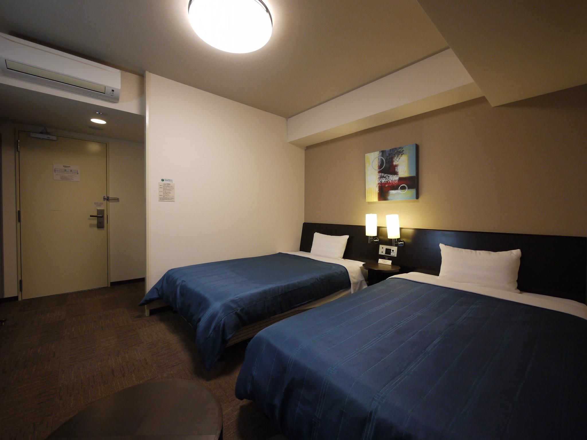 Comfort Twin Smoking
