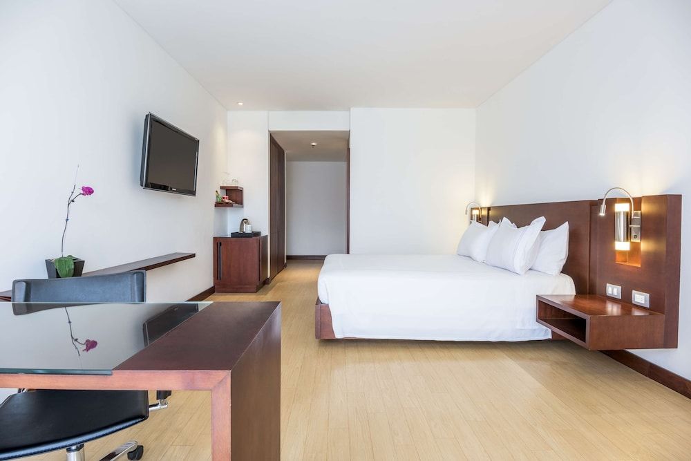 undefined NH Bogotá Urban 93 Royal 8