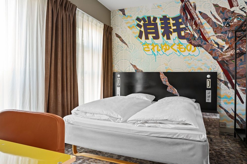 Room (Compact Double)