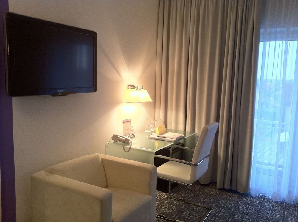 Hotel Phoenix Standard Double or Twin Room 9