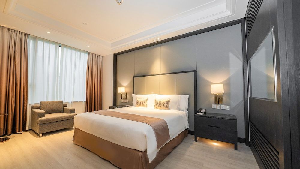 Crowne Plaza Shanghai Anting by IHG 1 King Bed Standard 2