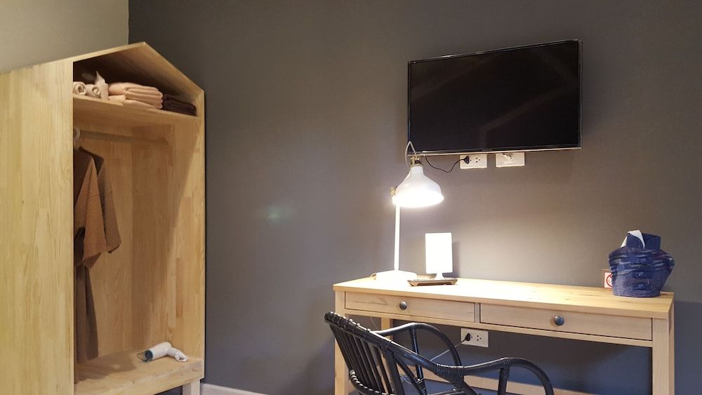 Perennial Resort Cozy Double Room 3