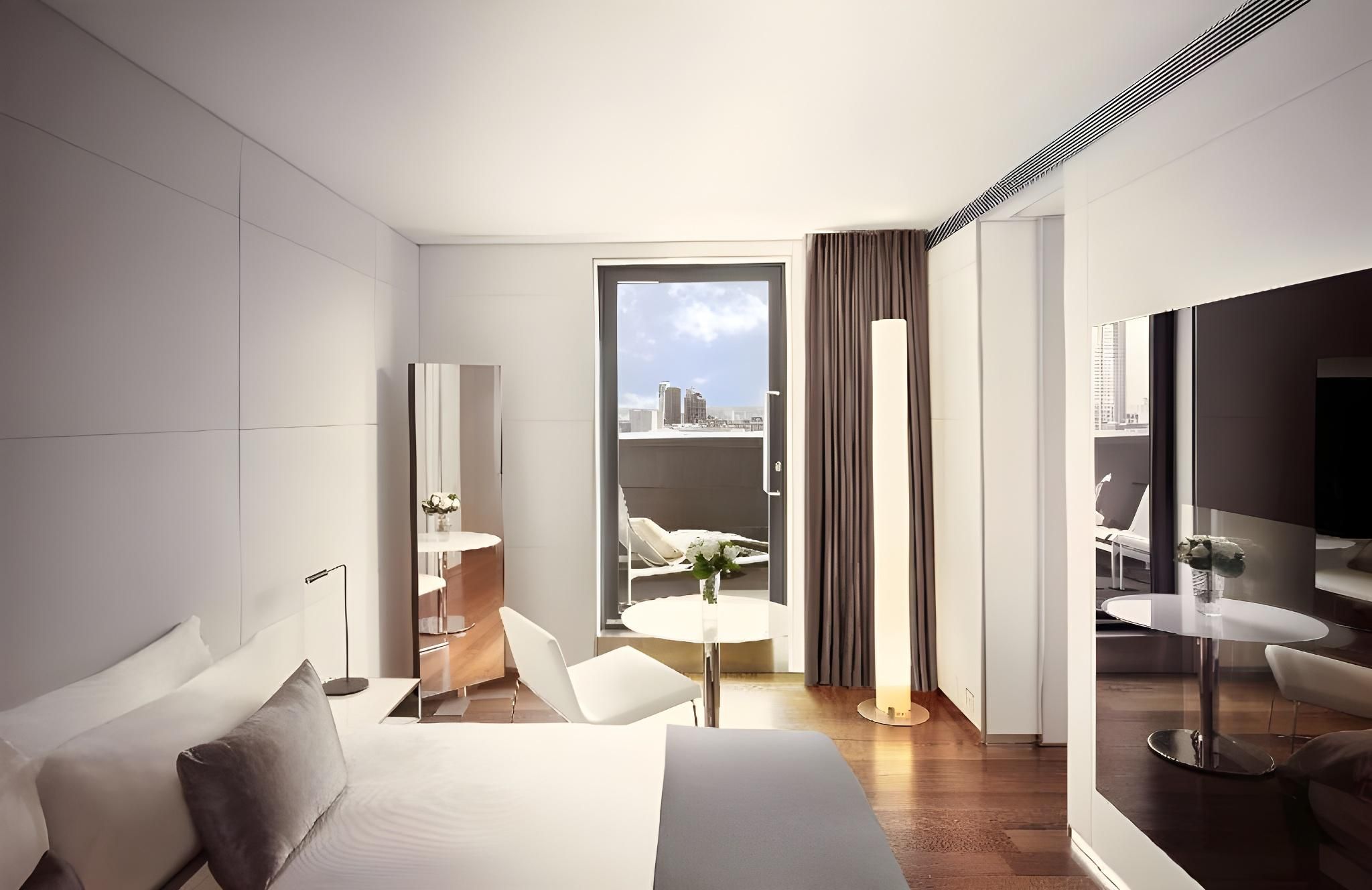 Ultimate ME + Suite Duplex Penthouse