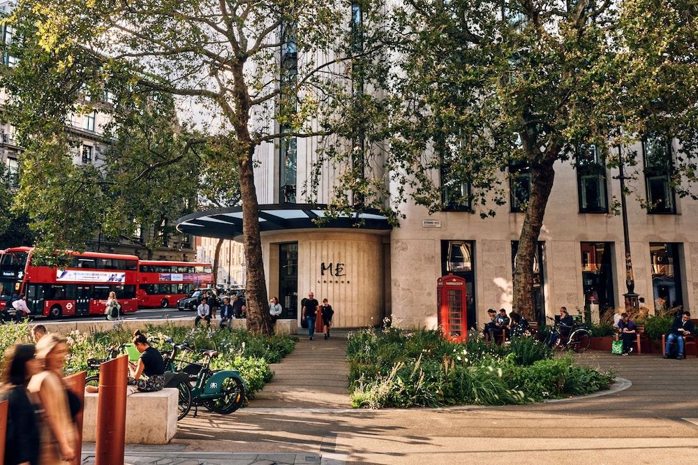undefined ME London 8