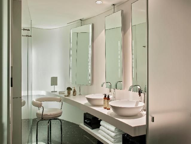 BEYOND ME+SUITE PANORAMIC CITY VIEW 3AD