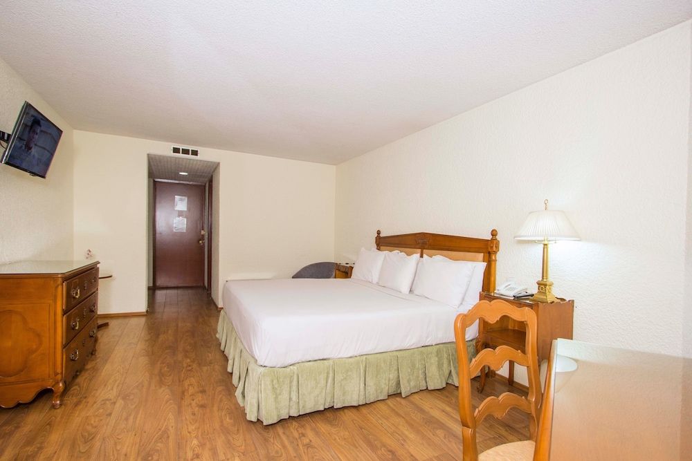 Hotel Valle de Mexico Toreo Superior Room, 1 King Bed 6