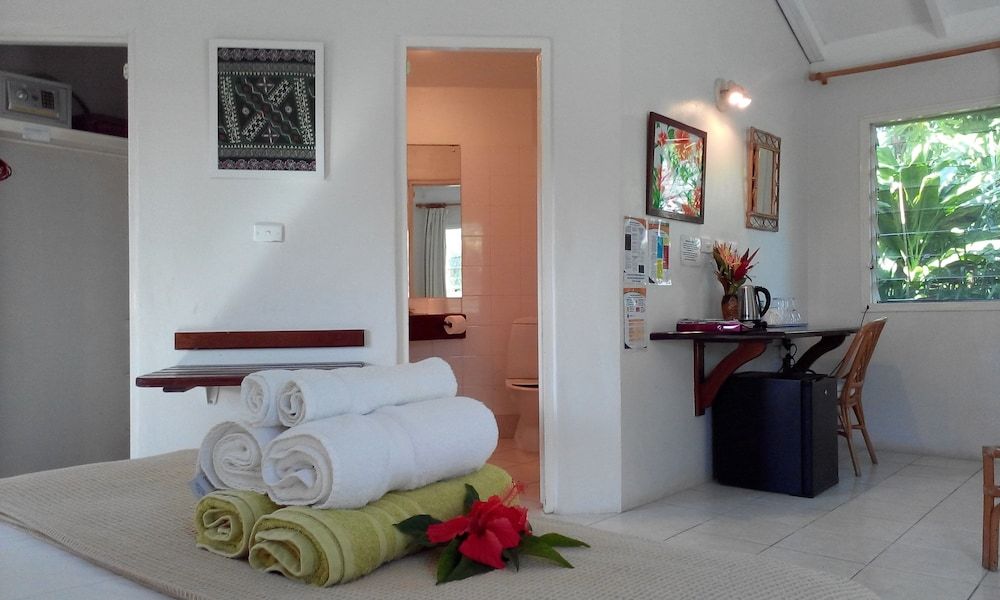 Lagoon Gardens Basic Bungalow, 1 Queen Bed with Sofa bed, Garden View 4