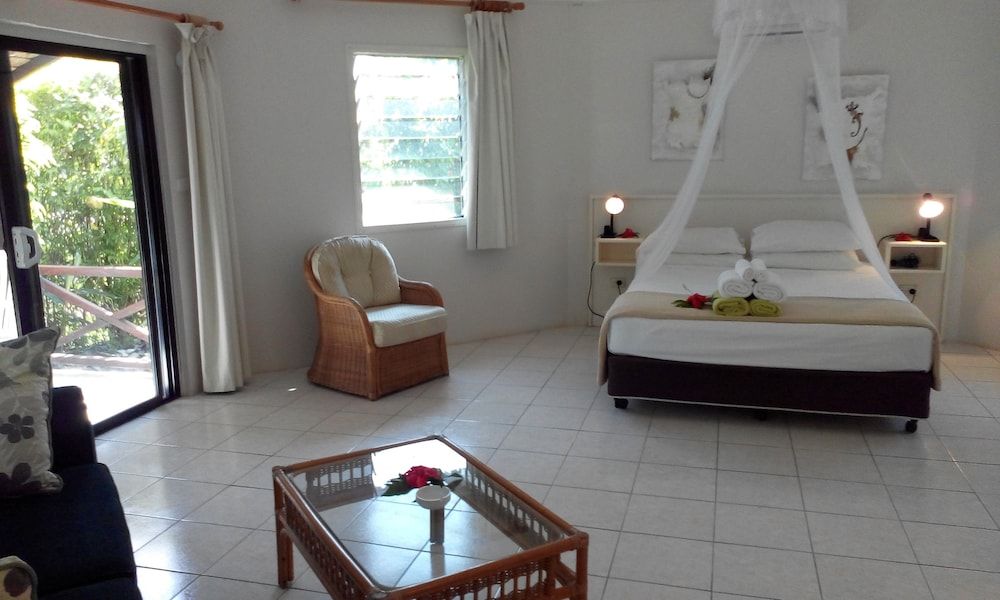 Lagoon Gardens Basic Bungalow, 1 Queen Bed with Sofa bed, Garden View 5