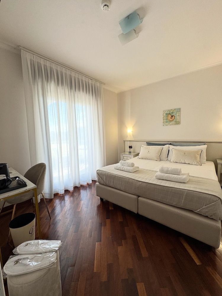 Costa Hotel Superior Double Room 3