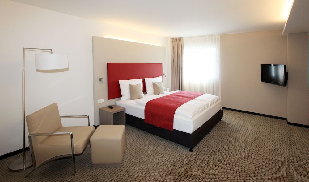 Golden Tulip Kassel Hotel Reiss Standard Room, 1 King Bed 2