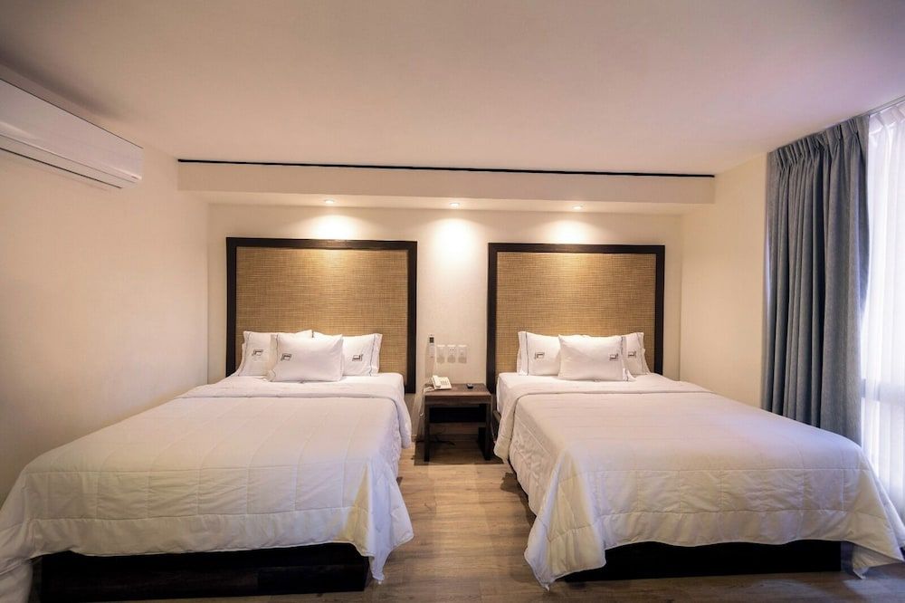 Hotel Lepanto Reforma Deluxe Double Room 2
