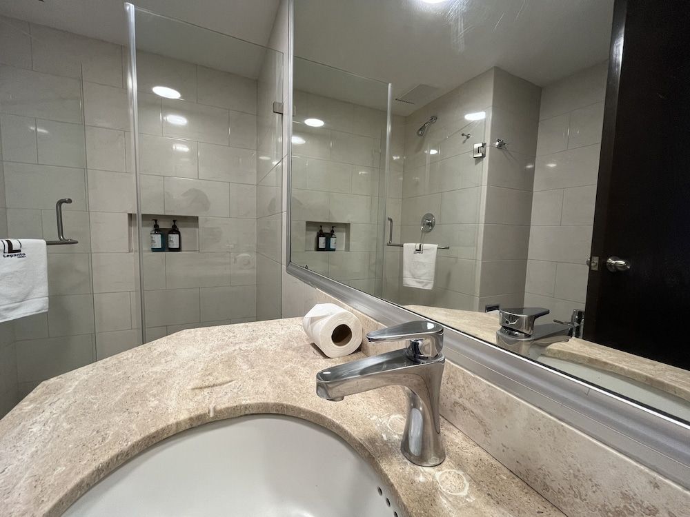 Hotel Lepanto Reforma Deluxe Double Room 5