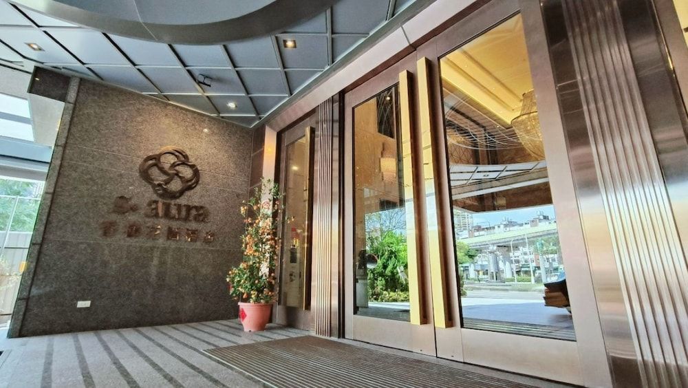 undefined S Aura Hotel 9