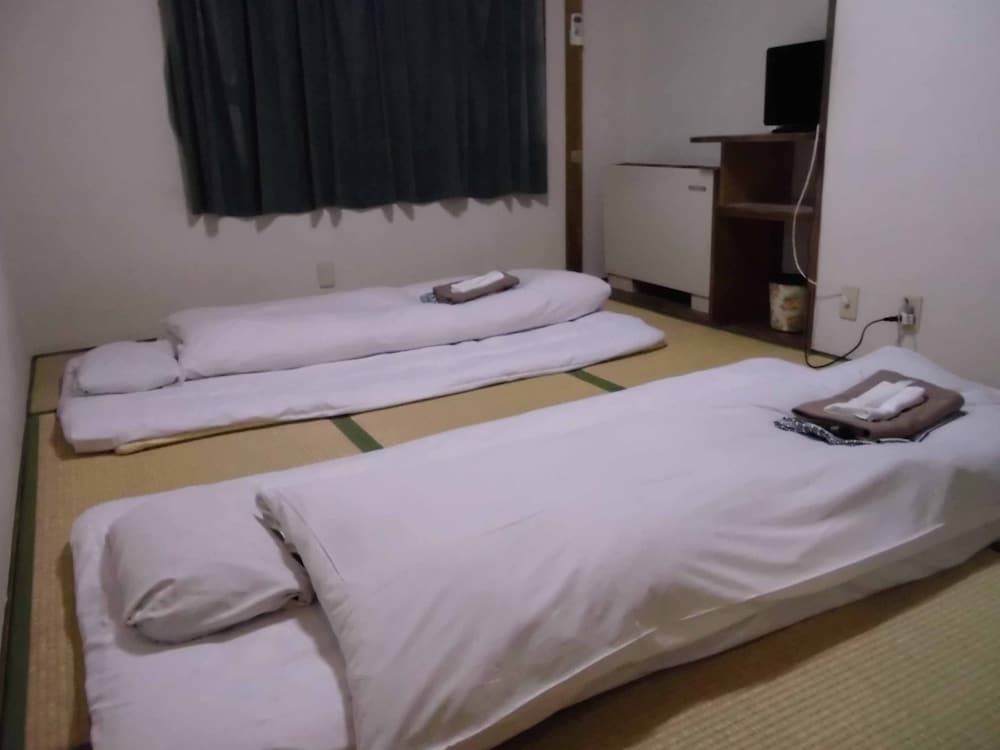 Hotel Taiyo Economy Twin Room, Non Smoking, Shared Bathroom (Japanese Style Room or Western Style) 4