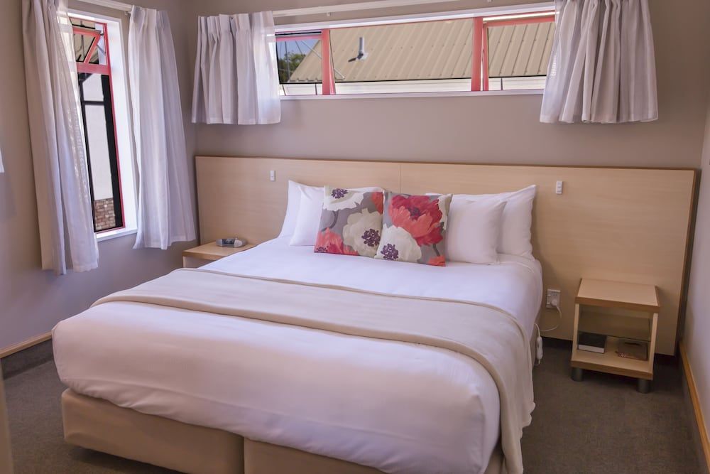 Amross Court Motor Lodge Family Apartment, 2 Bedrooms 2