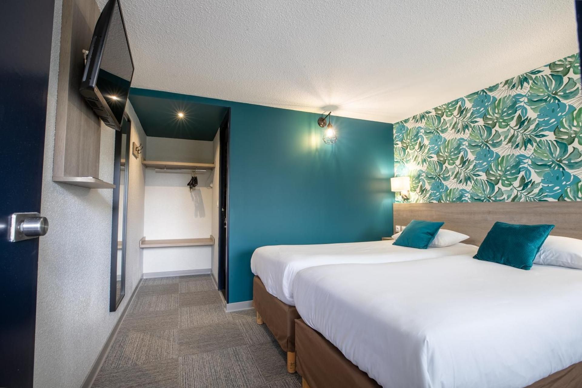 Kyriad Direct Laon 2 Single Beds 2