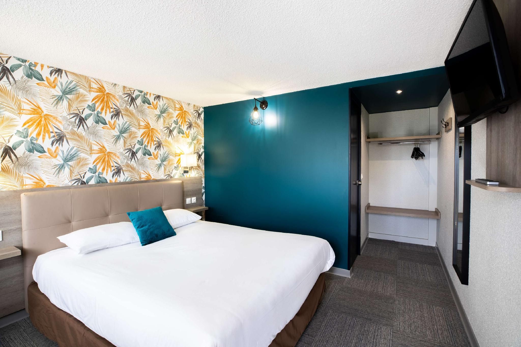 Kyriad Direct Laon 1 Double Bed 2