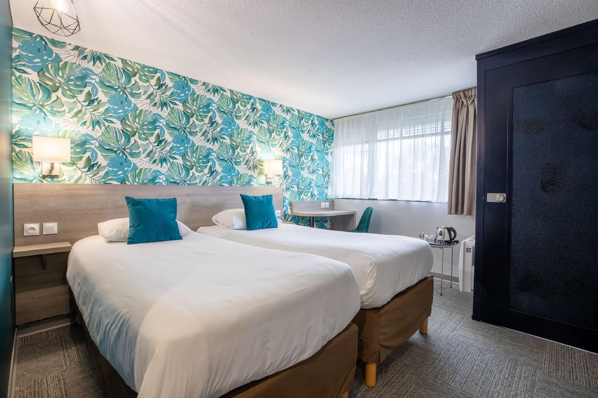 Kyriad Direct Laon 2 Single Beds