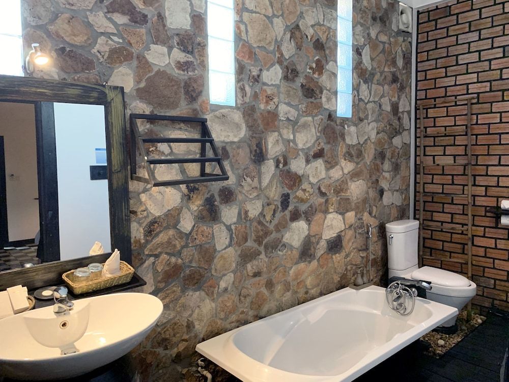 Petit Villa Boutique & Spa Family Suite, Pool View 10