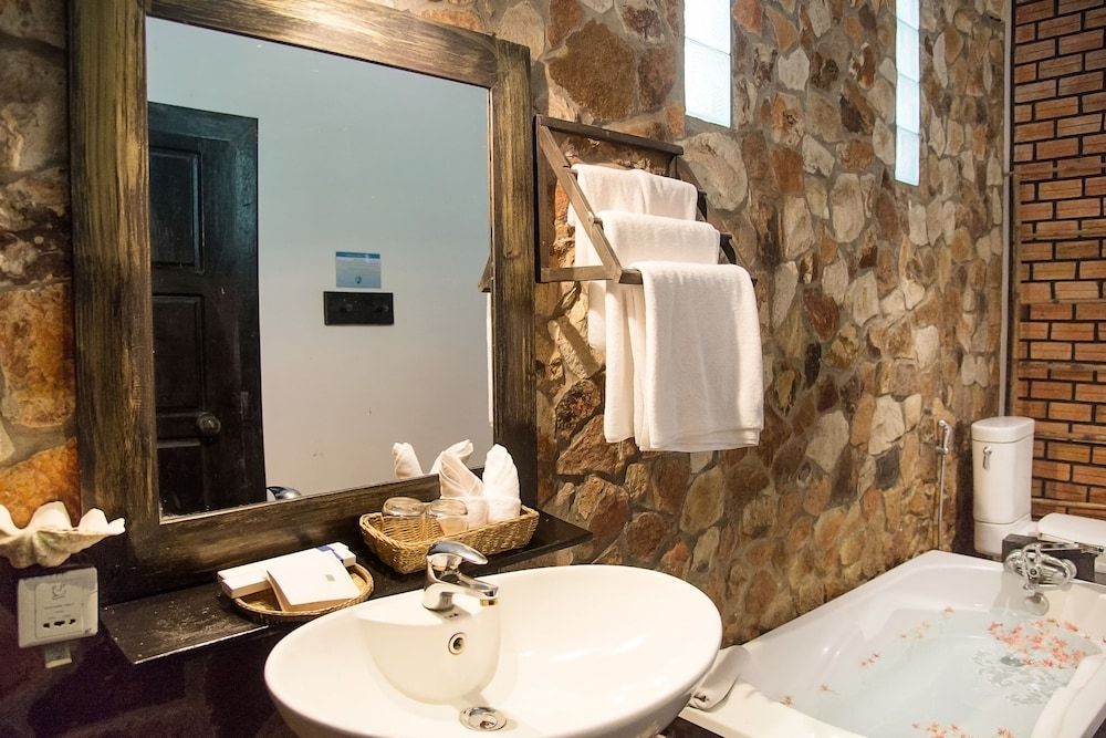 Petit Villa Boutique & Spa Family Suite, Pool View 7