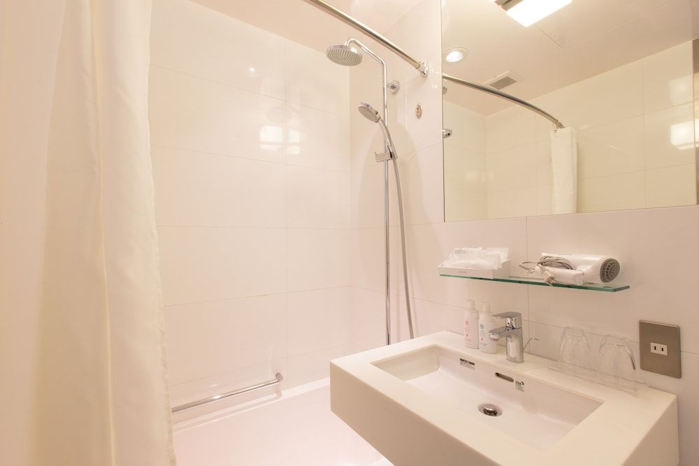 The Gate Hotel Kaminarimon by Hulic Standard HollywoodTwin Room Non Smoking (with Modular bathroom) 5