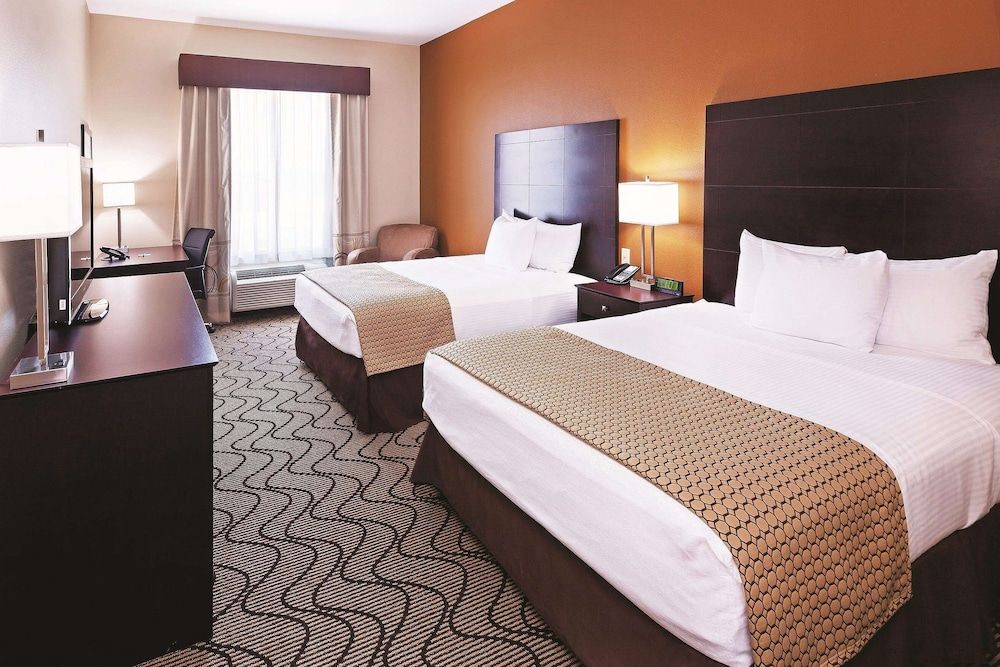 Room, 2 Queen Beds, Accessible, Non Smoking (Tub with Grab Bars)
