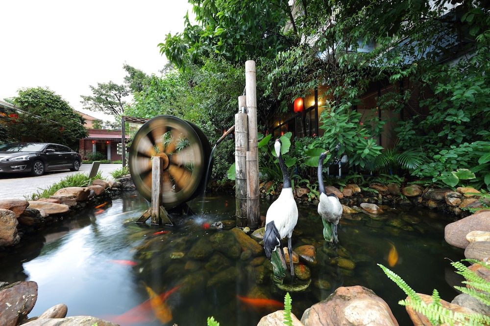 undefined Guangzhou Royal Garden Hotel 4