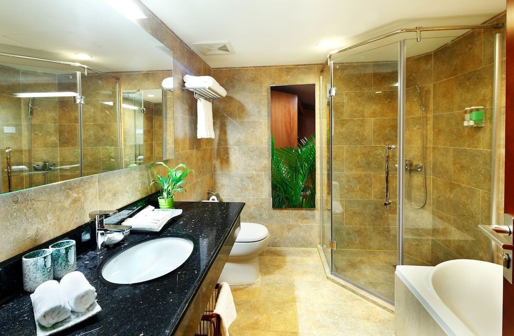 undefined Guangzhou Royal Garden Hotel 10