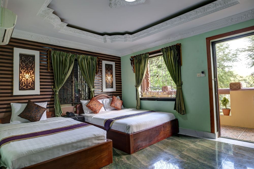 Family Room, 2 Queen Beds, City View