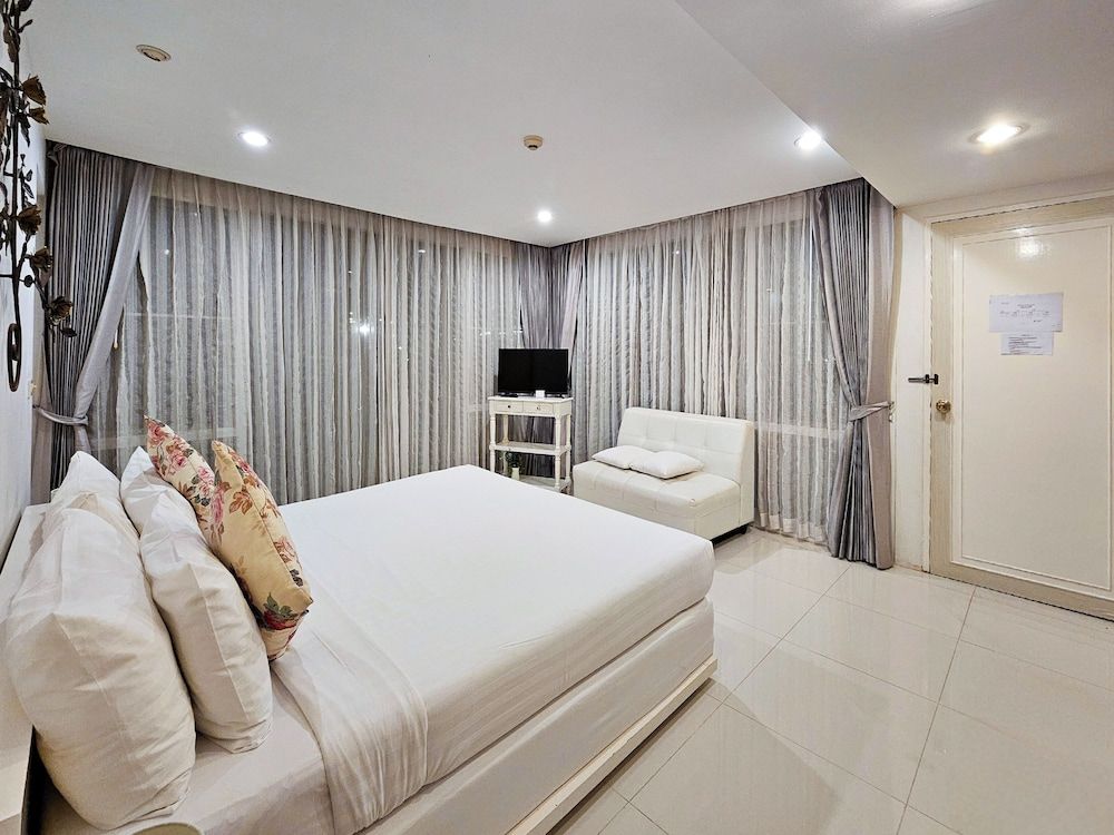 Verano Beach Villa Sea front villa 2