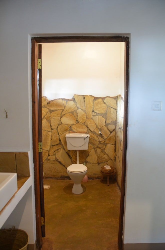 Honey Badger Lodge Standard Twin Room, Ensuite 5