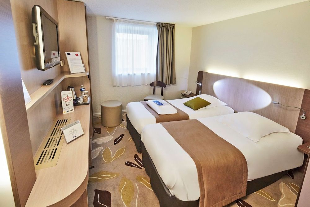 Kyriad Nevers Centre Standard Room, 2 Twin Beds