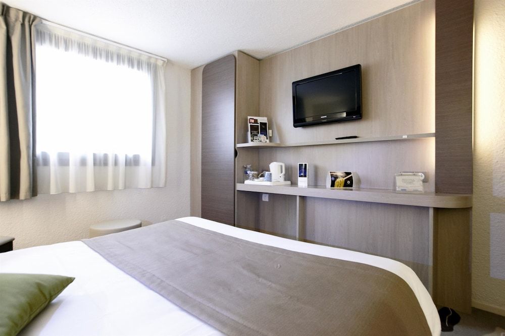 Kyriad Nevers Centre Standard Room, 1 Double Bed 3