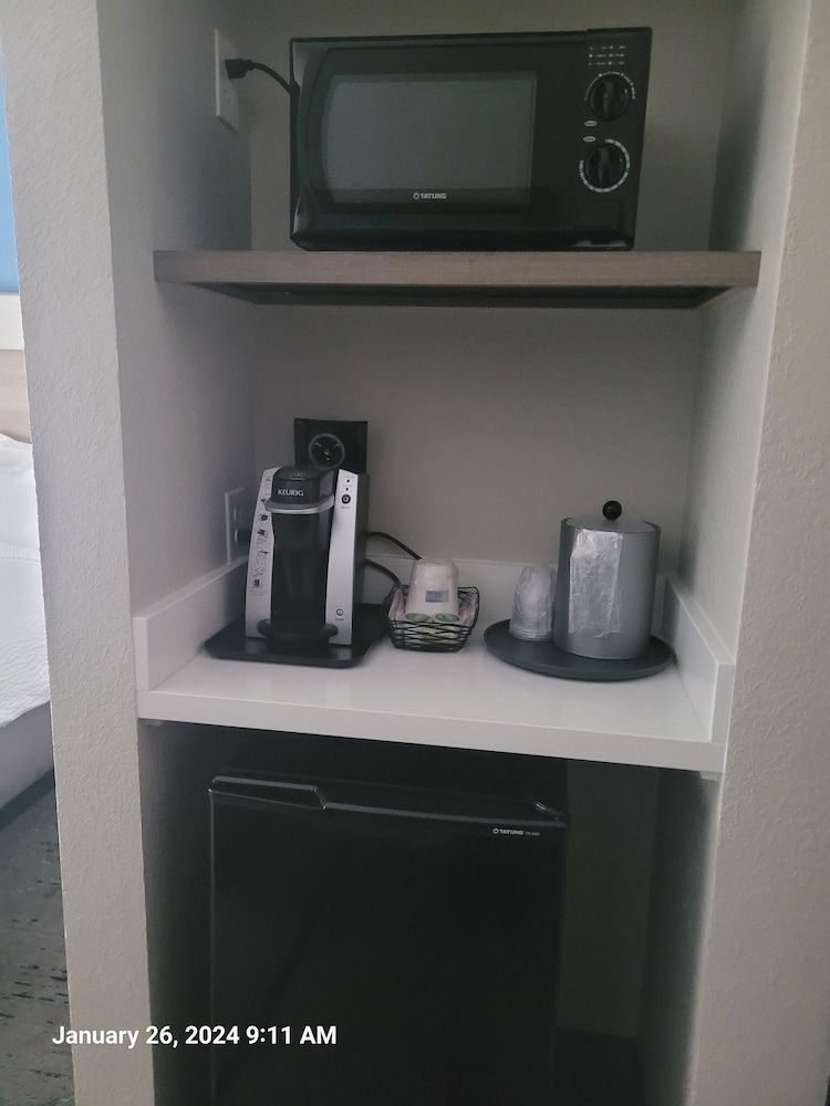Standard Room, 1 King Bed, Accessible (Communications)