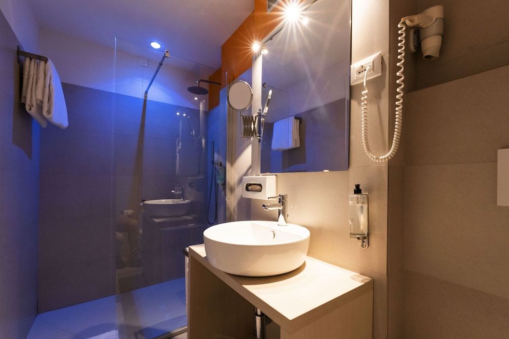 Kleos Hotel Milano by Kleos Group Collection Classic Room, 1 French bed 10