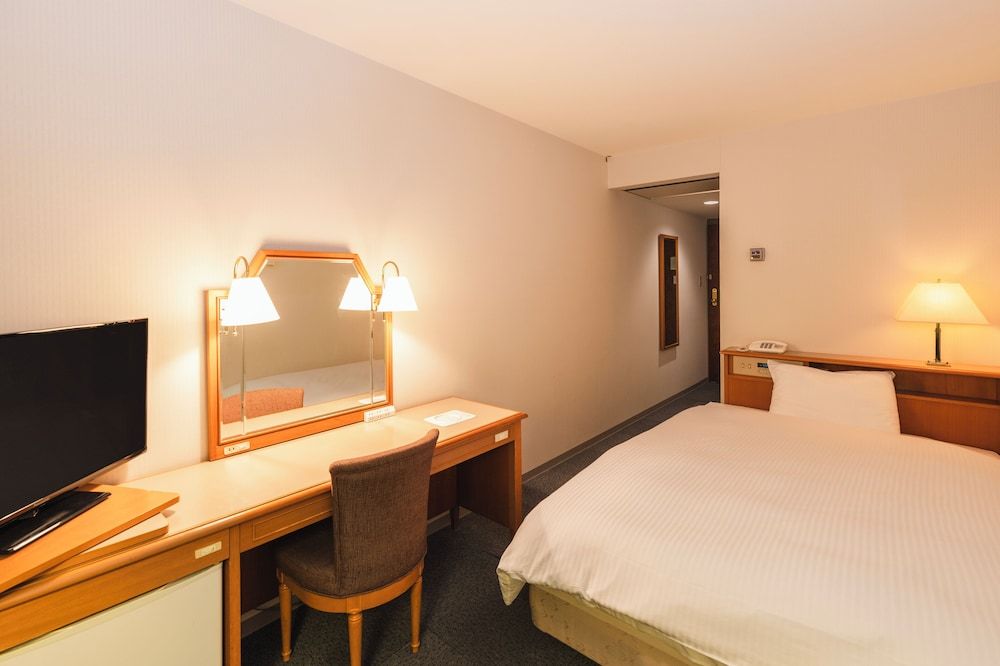Semi Double Room Non-Smoking