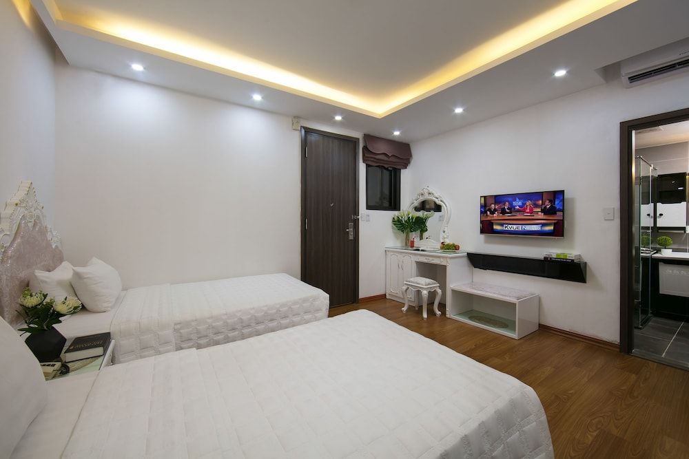 undefined Kingly Hotel 9