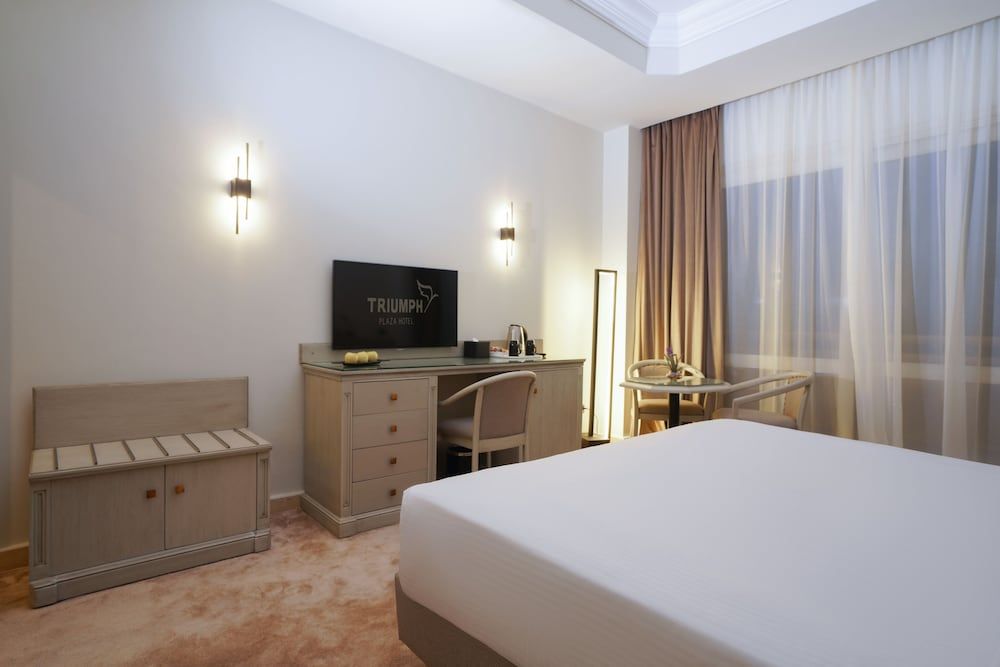 Deluxe Room - King Bed Smoking