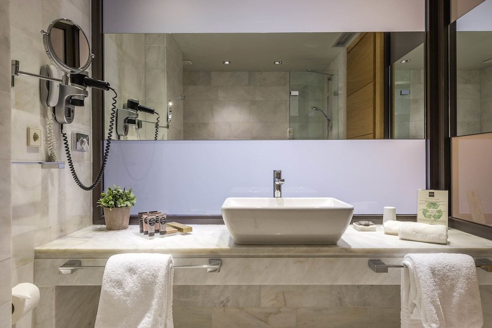 Esperos Palace Luxury & Spa Hotel Triple Room 3