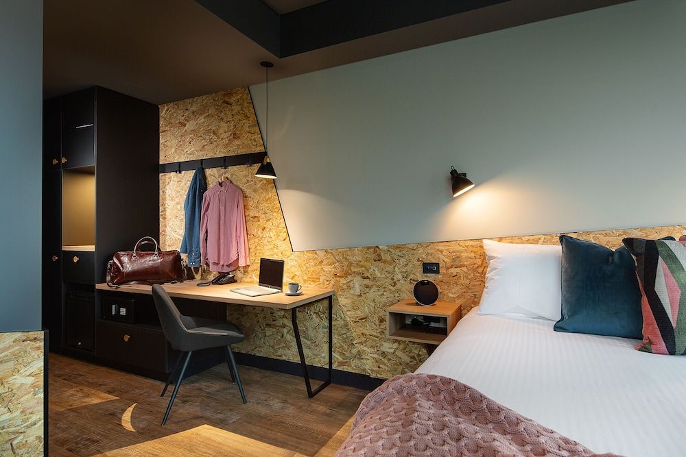 Marion Hotel Classic Family Room 4